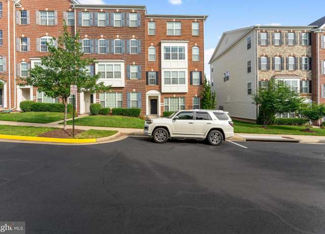 Property at 15250 Torbay Way, Woodbridge, VA 22191, 2 beds, 2.5 baths
