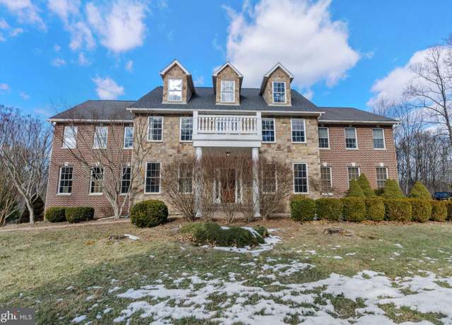 Property at 391 Chesapeake Ln, Hedgesville, WV 25427, 10 beds, 6.5 baths