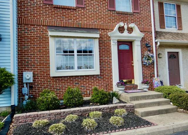 Property at 1032 Old Forge Rd, New Castle, DE 19720, 2 beds, 1.5 baths
