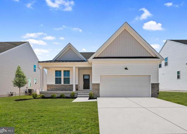 Property at 819 Horseshoe Falls Dr, Newark, DE 19702, 2 beds, 2 baths