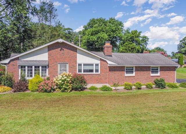 Property at 2 Colonial Rd, Bel Air, MD 21014, 3 beds, 2.5 baths
