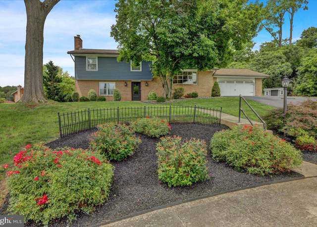 Property at 4 Executive Cir, Reading, PA 19606, 3 beds, 2.5 baths