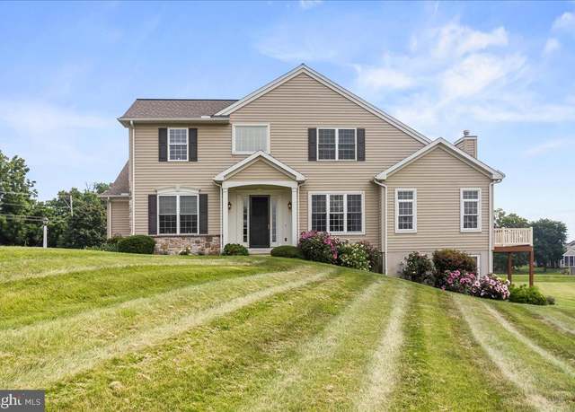 Property at 427 Carmella Dr, Mechanicsburg, PA 17050, 3 beds, 3 baths