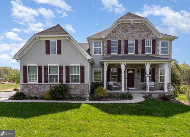 Property at 51 Cobble Ln, Elizabethtown, PA 17022, 4 beds, 2.5 baths