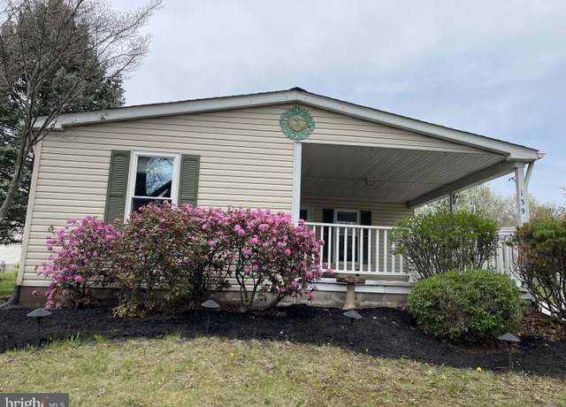 Property at 139 Deerfield Dr, Souderton, PA 18964, 2 beds, 2 baths