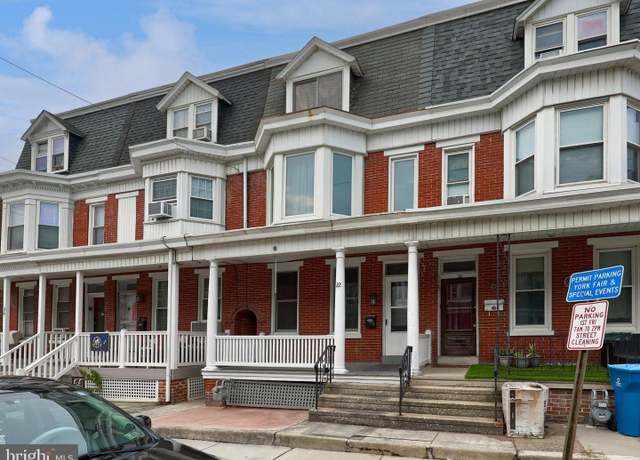 Property at 22 Dewey St, York, PA 17404, 5 beds, 1.5 baths
