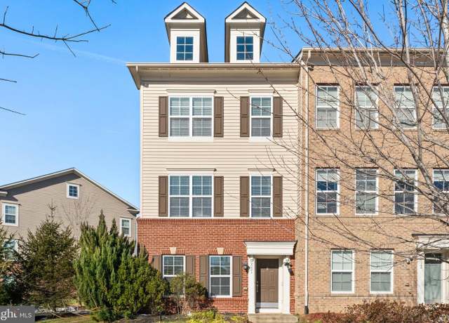 Property at 9021 Phita Ln, Manassas Park, VA 20111, 4 beds, 3.5 baths