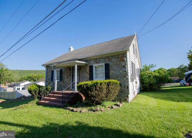 Property at 205 Pointfield Dr, Harpers Ferry, WV 25425, 3 beds, 1 bath