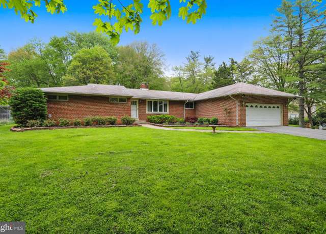 Property at 8601 Warfield Rd, Gaithersburg, MD 20882, 3 beds, 3 baths