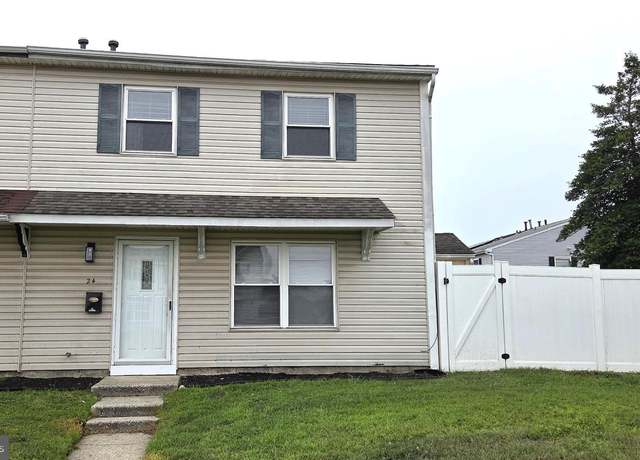 Property at 24 Lennox Ct, Sicklerville, NJ 08081, 2 beds, 1 bath