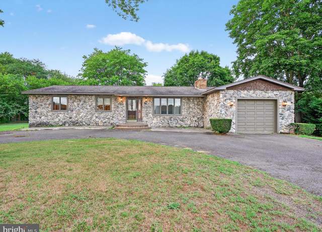 Property at 1318 Swedesboro Rd, Monroeville, NJ 08343, 3 beds, 3 baths