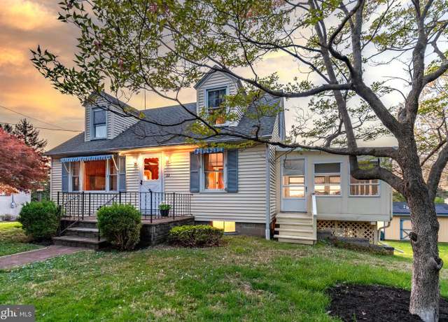 Property at 22 Highland Ave, Lambertville, NJ 08530, 3 beds, 1.5 baths