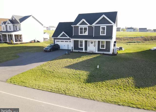 Property at 1011 Southwood Dr, Shippensburg, PA 17257, 4 beds, 2.5 baths
