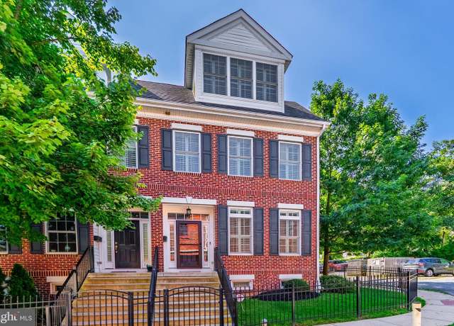 Property at 98 Spruce Aly, West Chester, PA 19382, 4 beds, 4.5 baths