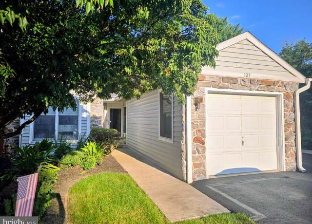 Property at 103 Mountainstone Dr, Elizabethtown, PA 17022, 2 beds, 2 baths