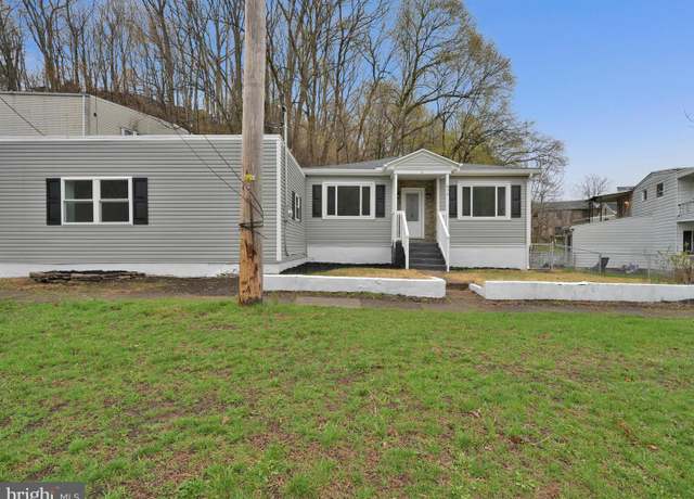 Property at 652 Mauch Chunk St, Pottsville, PA 17901, 3 beds, 2 baths