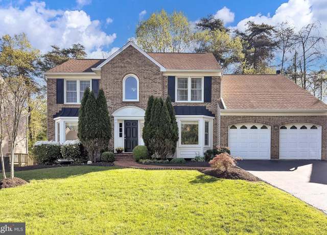Property at 12042 Sugarland Valley Dr, Herndon, VA 20170, 5 beds, 3.5 baths