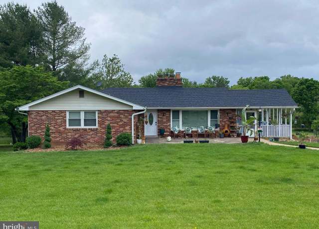 Property at 624 S Water St, Woodstock, VA 22664, 5 beds, 3 baths