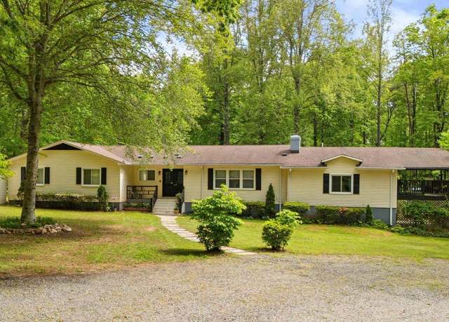 Property at 141 Meadows Rd, Fredericksburg, VA 22406, 5 beds, 3.5 baths
