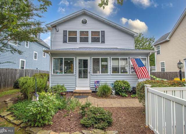 Property at 427 Magnolia Dr, Edgewater, MD 21037, 3 beds, 2.5 baths