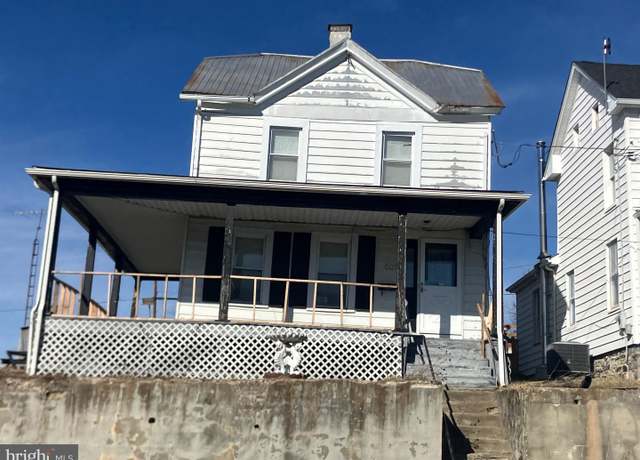Property at 805 E B St, Brunswick, MD 21716, 3 beds, 1 bath