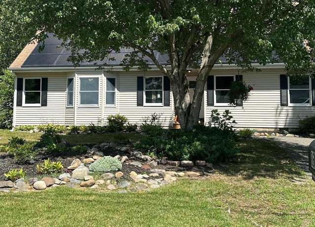 Property at 86 Atlantis Ave, Manahawkin, NJ 08050, 3 beds, 2 baths