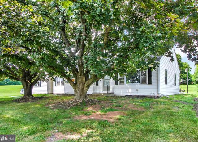 Property at 149 W Hanover St, Biglerville, PA 17307, 2 beds, 2 baths