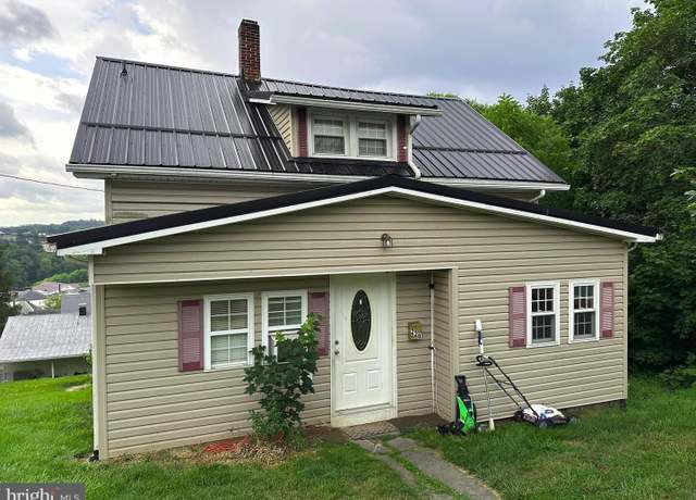 Property at 228 E 2nd St, Everett, PA 15537, 2 beds, 1 bath