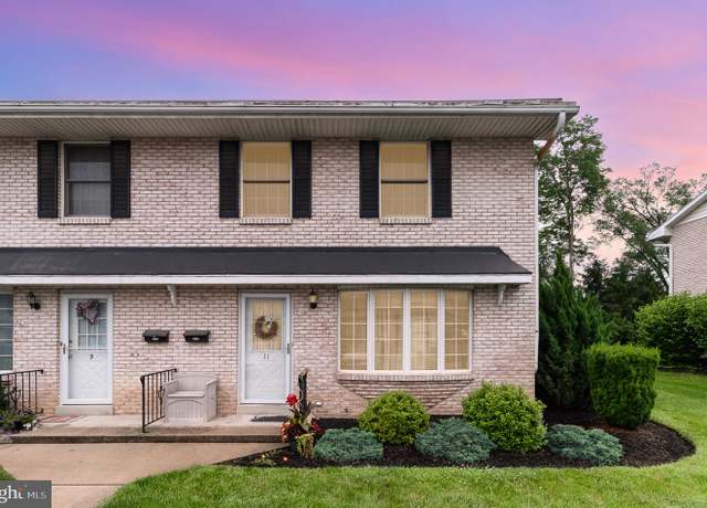 Property at 11 Bentley Pl, Carlisle, PA 17013, 2 beds, 2.5 baths