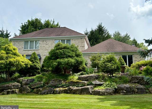 Property at 3706 Surrey Dr, Allentown, PA 18103, 4 beds, 2.5 baths