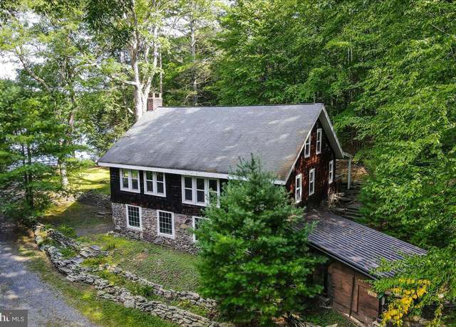 Property at Z1 Fairway Dr Unit Z, East Stroudsburg, PA 18301, 4 beds, 2.5 baths