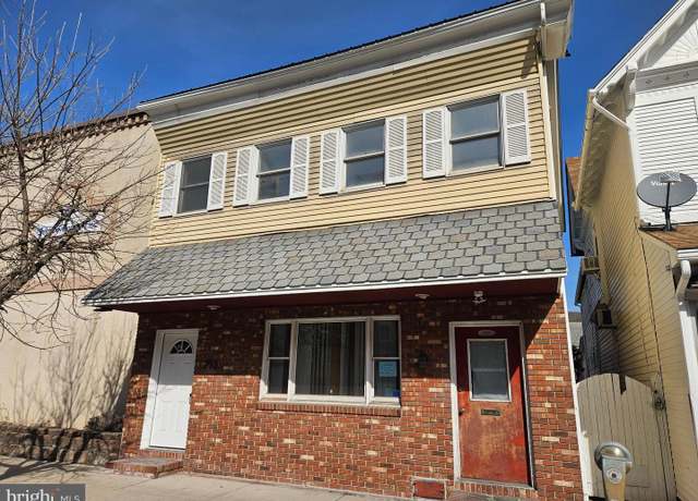 Property at 253 W Broad St, Tamaqua, PA 18252, 3 beds, 2.5 baths
