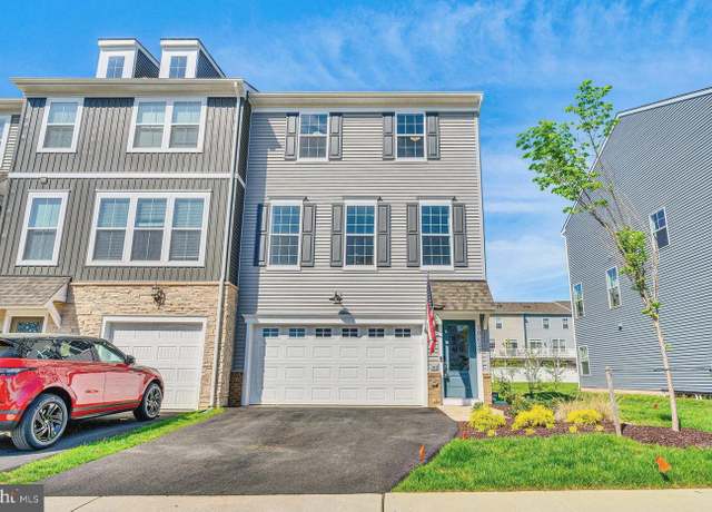 Property at 10622 Sheffield Glen Ln, Manassas, VA 20112, 3 beds, 3.5 baths