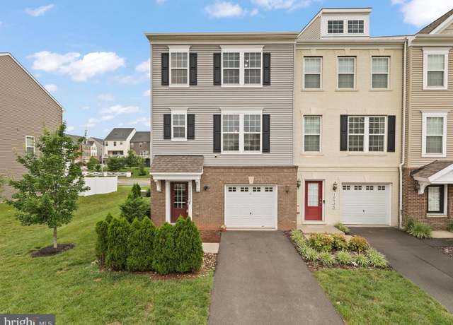 Property at 10523 Hinton Way, Manassas, VA 20112, 3 beds, 3.5 baths