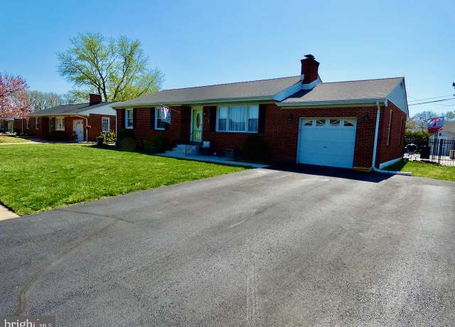 Property at 110 New Amstel Ave, New Castle, DE 19720, 5 beds, 2 baths