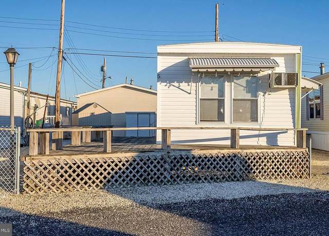 Property at 5 Channel Dr, Wildwood, NJ 08260, 3 beds, 1 bath