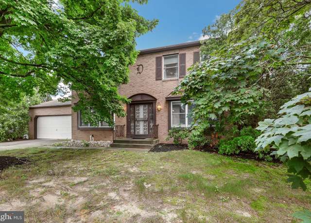 Property at 121 Rolling Acre Dr, Glassboro, NJ 08028, 4 beds, 2.5 baths