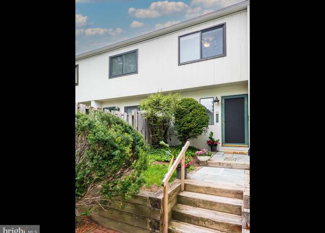 Property at 255 Summit House, West Chester, PA 19382, 2 beds, 1.5 baths