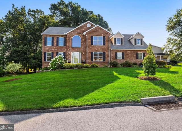 Property at 34 Mccurley Dr, New Freedom, PA 17349, 4 beds, 2.5 baths