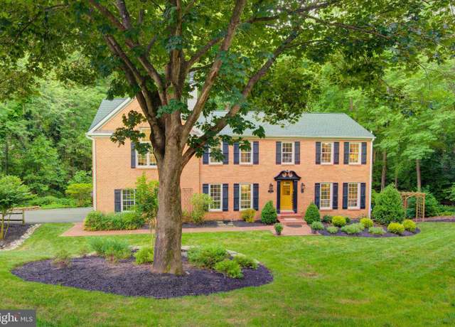 Property at 11714 Lariat Ln, Oakton, VA 22124, 4 beds, 4.5 baths