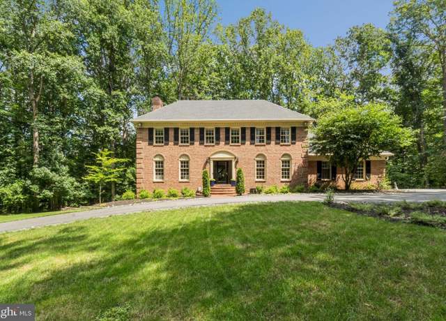 Property at 5504 W Ridge View Dr, Fairfax, VA 22030, 4 beds, 5 baths