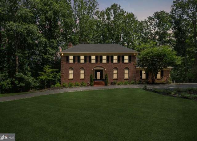 Property at 5504 W Ridge View Dr, Fairfax, VA 22030, 4 beds, 5 baths