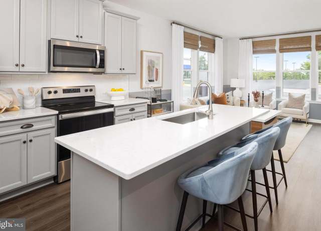 Property at 2634 Neabsco Common Pl, Woodbridge, VA 22191, 2 beds, 2.5 baths
