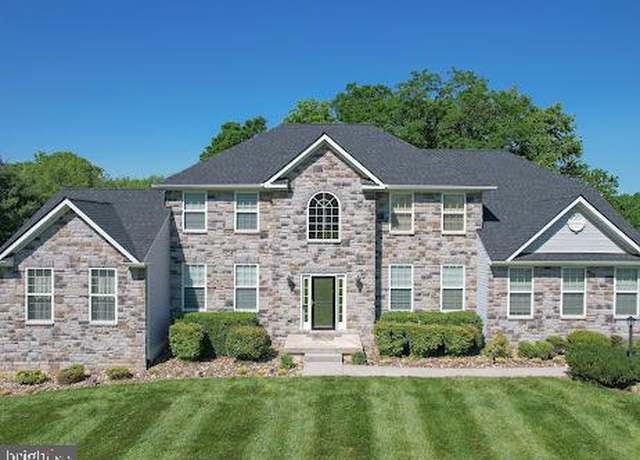 Property at 194 Ryans Glen Dr, Charles Town, WV 25414, 4 beds, 3.5 baths