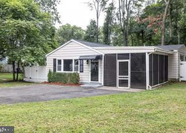 Property at 112 E 7th Ave, Pine Hill, NJ 08021, 3 beds, 1 bath