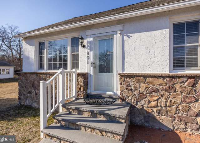 Property at 901 Wildwood Ave, Williamstown, NJ 08094, 2 beds, 1 bath