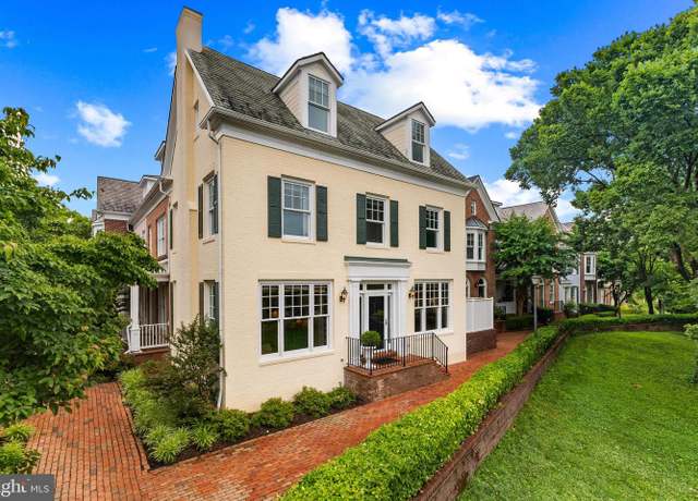 Property at 959 Powhatan St, Alexandria, VA 22314, 3 beds, 3.5 baths
