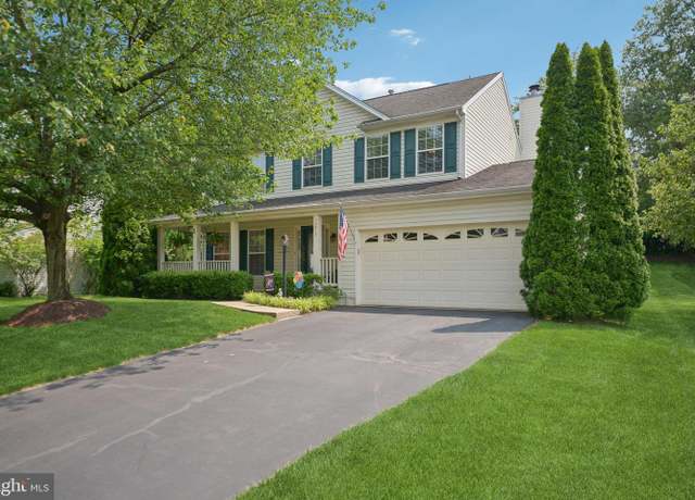 Property at 10512 Winged Elm Cir, Manassas, VA 20110, 4 beds, 2.5 baths