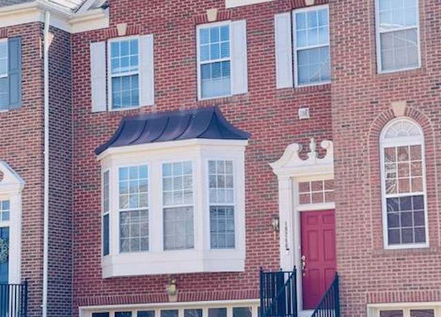 Property at 18246 Camdenhurst Dr, Gainesville, VA 20155, 4 beds, 3.5 baths