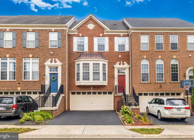 Property at 18246 Camdenhurst Dr, Gainesville, VA 20155, 4 beds, 3.5 baths